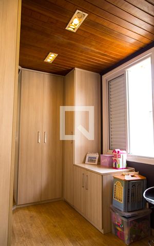 Casa à venda com 300m², 4 quartos e 4 vagasCloset