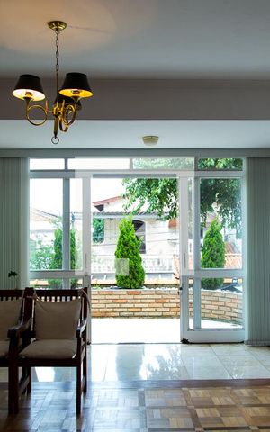 Casa à venda com 300m², 4 quartos e 4 vagasSala