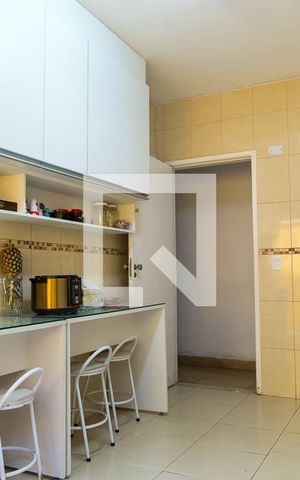 Casa à venda com 300m², 4 quartos e 4 vagasCozinha