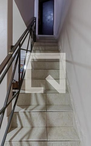 Casa à venda com 3000m², 3 quartos e 1 vaga Casa à venda com 3000m², 3 quartos e 1 vagaEscadas