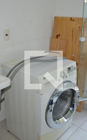 Apartamento à venda com 45m², 2 quartos e 1 vagaÁrea de Serviço e Varanda