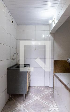 Casa para alugar com 36m², 1 quarto e sem vaga Casa para alugar com 36m², 1 quarto e sem vagaSala/Cozinha