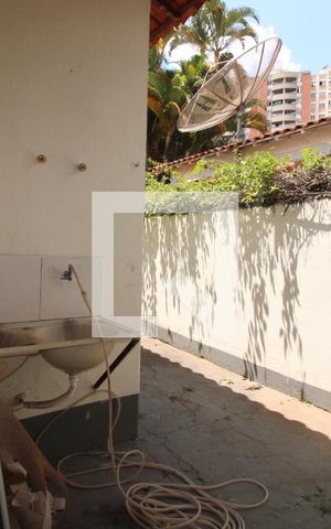 Casa à venda com 310m², 2 quartos e 2 vagasÁrea de Serviço
