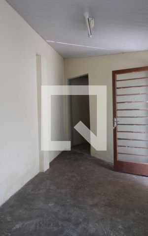 Casa à venda com 310m², 2 quartos e 2 vagasEdícula - Sala