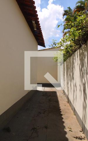 Casa à venda com 310m², 2 quartos e 2 vagasCorredor externo 1