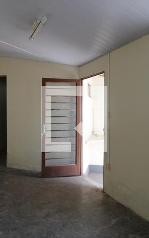 Casa à venda com 310m², 2 quartos e 2 vagasEdícula - Sala