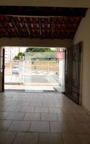 Casa à venda com 310m², 2 quartos e 2 vagasGaragem