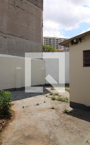 Casa à venda com 310m², 2 quartos e 2 vagasQuintal