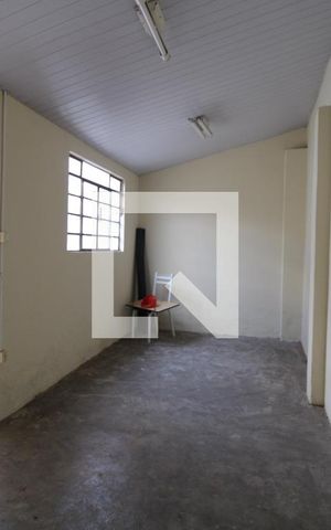 Casa à venda com 310m², 2 quartos e 2 vagasEdícula - Sala