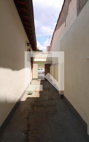 Casa à venda com 310m², 2 quartos e 2 vagasCorredor externo 2