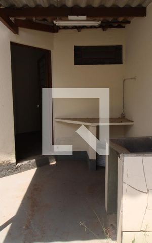 Casa à venda com 310m², 2 quartos e 2 vagasEdícula - Área de serviço