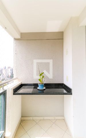 Apartamento à venda com 51m², 2 quartos e 1 vaga Apartamento à venda com 51m², 2 quartos e 1 vagaVaranda
