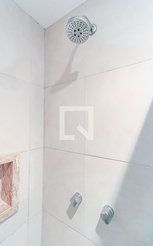 Apartamento à venda com 51m², 2 quartos e 1 vaga Apartamento à venda com 51m², 2 quartos e 1 vagaBanheiro