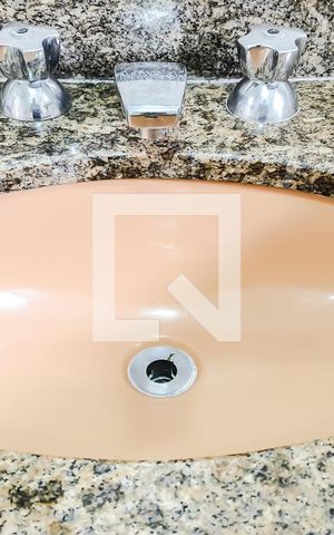 Apartamento para alugar com 152m², 4 quartos e 2 vagas Apartamento para alugar com 152m², 4 quartos e 2 vagasDetalhe do Banheiro da Suite
