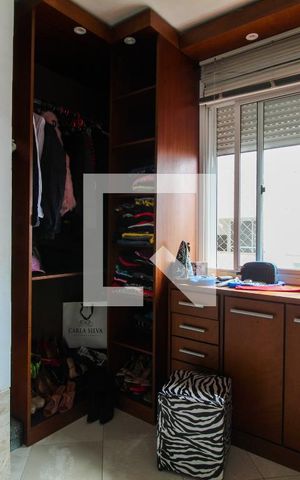 Apartamento à venda com 83m², 3 quartos e 1 vaga Apartamento à venda com 83m², 3 quartos e 1 vagaCloset da suíte