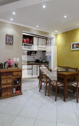 Apartamento à venda com 83m², 3 quartos e 1 vaga Apartamento à venda com 83m², 3 quartos e 1 vagaSala