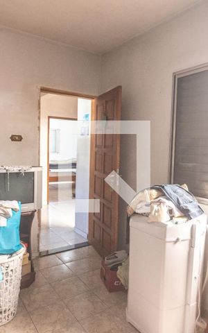 Casa à venda com 197m², 3 quartos e 3 vagas Casa à venda com 197m², 3 quartos e 3 vagasQuarto 1