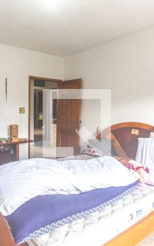 Casa à venda com 197m², 3 quartos e 3 vagas Casa à venda com 197m², 3 quartos e 3 vagasQuarto 2