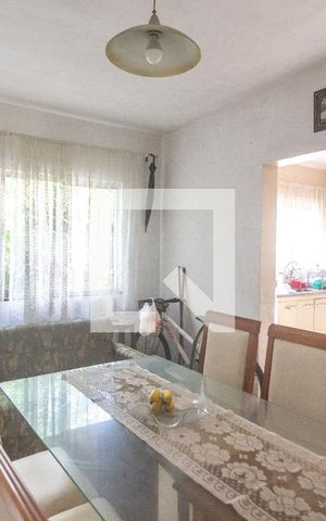 Casa à venda com 197m², 3 quartos e 3 vagas Casa à venda com 197m², 3 quartos e 3 vagasSala de jantar