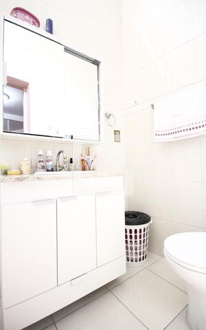 Casa à venda com 240m², 3 quartos e 2 vagasSuíte 3
