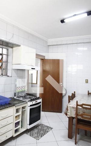 Casa à venda com 240m², 3 quartos e 2 vagasCozinha