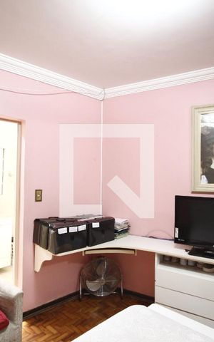 Casa à venda com 240m², 3 quartos e 2 vagasSuíte 3