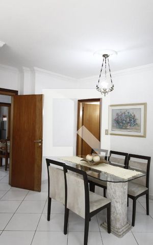 Casa à venda com 240m², 3 quartos e 2 vagasSala