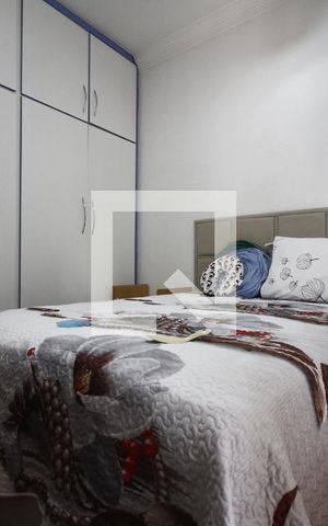 Casa à venda com 240m², 3 quartos e 2 vagasSuíte 2