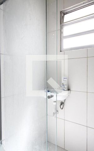 Casa à venda com 240m², 3 quartos e 2 vagasBanheiro de Serviço