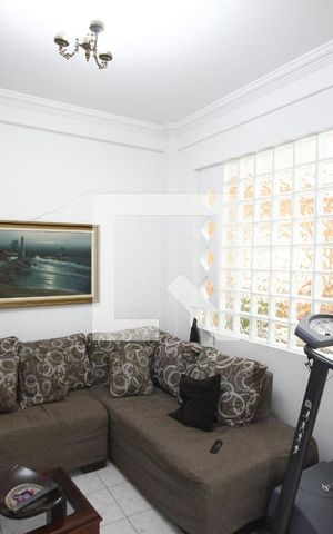 Casa à venda com 240m², 3 quartos e 2 vagasSala