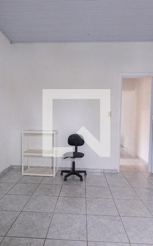 Casa para alugar com 80m², 2 quartos e 2 vagas Casa para alugar com 80m², 2 quartos e 2 vagasQuarto 1