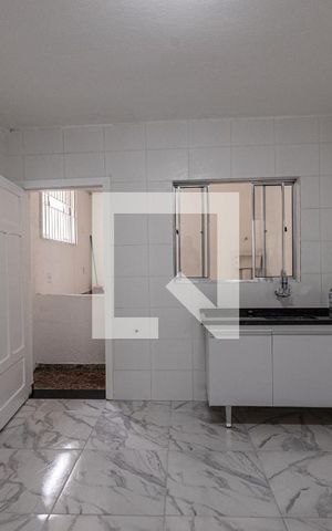Casa para alugar com 80m², 2 quartos e 2 vagas Casa para alugar com 80m², 2 quartos e 2 vagasCozinha