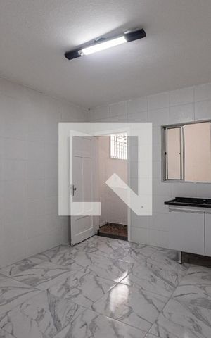 Casa para alugar com 80m², 2 quartos e 2 vagas Casa para alugar com 80m², 2 quartos e 2 vagasCozinha