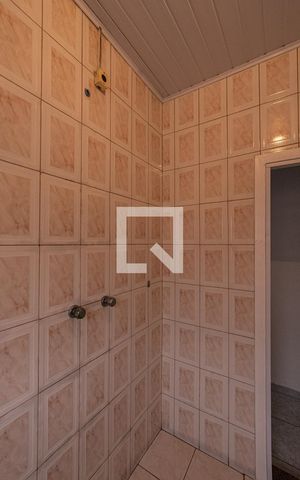 Casa para alugar com 80m², 2 quartos e 2 vagas Casa para alugar com 80m², 2 quartos e 2 vagasBanheiro Social