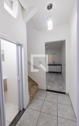 Casa para alugar com 80m², 2 quartos e 2 vagas Casa para alugar com 80m², 2 quartos e 2 vagascorredor