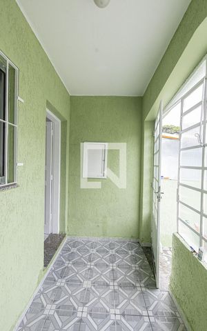 Casa para alugar com 80m², 2 quartos e 2 vagas Casa para alugar com 80m², 2 quartos e 2 vagasHall Entrada