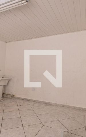 Casa para alugar com 80m², 2 quartos e 2 vagas Casa para alugar com 80m², 2 quartos e 2 vagasÁrea de Serviço