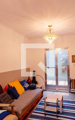 Casa à venda com 400m², 6 quartos e 3 vagas Casa à venda com 400m², 6 quartos e 3 vagasSala Casa 2