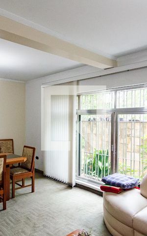 Casa à venda com 400m², 6 quartos e 3 vagas Casa à venda com 400m², 6 quartos e 3 vagasSala Casa 1