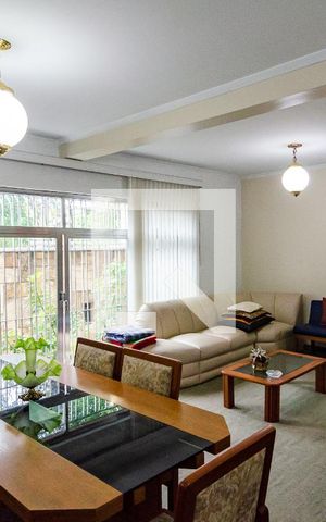 Casa à venda com 400m², 6 quartos e 3 vagas Casa à venda com 400m², 6 quartos e 3 vagasSala Casa 1