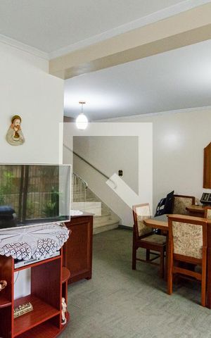 Casa à venda com 400m², 6 quartos e 3 vagas Casa à venda com 400m², 6 quartos e 3 vagasSala Casa 1