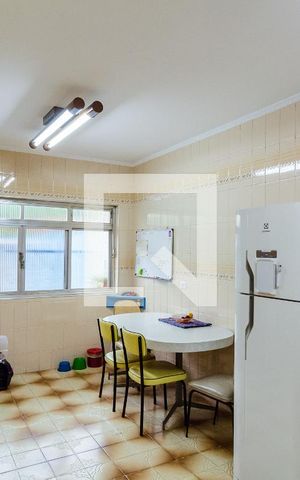 Casa à venda com 400m², 6 quartos e 3 vagas Casa à venda com 400m², 6 quartos e 3 vagasCozinha Casa 2