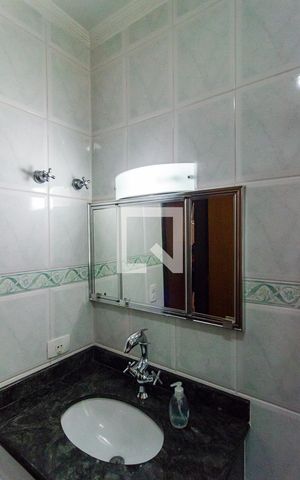 Casa à venda com 400m², 6 quartos e 3 vagas Casa à venda com 400m², 6 quartos e 3 vagasBanheiro Social Casa 1