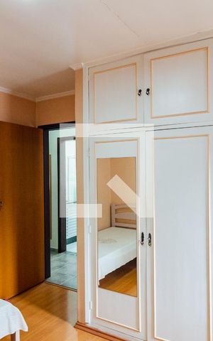 Casa à venda com 400m², 6 quartos e 3 vagas Casa à venda com 400m², 6 quartos e 3 vagasQuarto 3 Casa 1