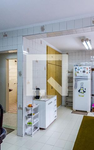 Casa à venda com 400m², 6 quartos e 3 vagas Casa à venda com 400m², 6 quartos e 3 vagasCozinha Casa 1