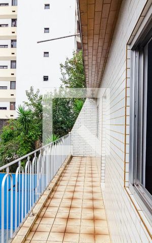 Casa à venda com 400m², 6 quartos e 3 vagas Casa à venda com 400m², 6 quartos e 3 vagasVaranda Casa 2