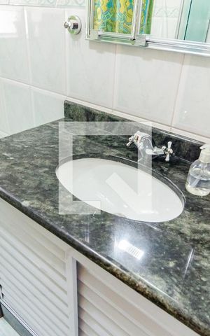 Casa à venda com 400m², 6 quartos e 3 vagas Casa à venda com 400m², 6 quartos e 3 vagasBanheiro da Suíte Casa 1