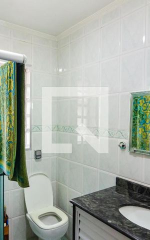 Casa à venda com 400m², 6 quartos e 3 vagas Casa à venda com 400m², 6 quartos e 3 vagasBanheiro da Suíte Casa 1