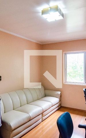 Casa à venda com 400m², 6 quartos e 3 vagas Casa à venda com 400m², 6 quartos e 3 vagasQuarto 2 Casa 1