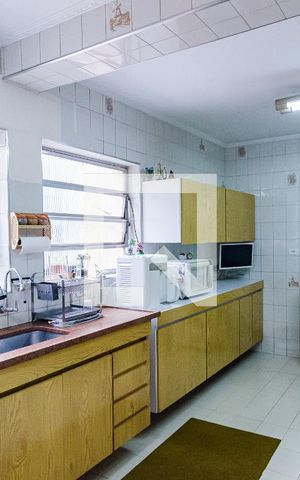 Casa à venda com 400m², 6 quartos e 3 vagas Casa à venda com 400m², 6 quartos e 3 vagasCozinha Casa 1